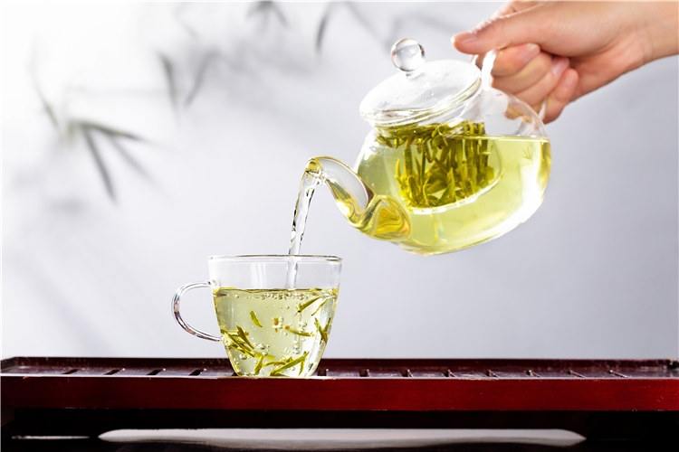 Refreshing by green tea